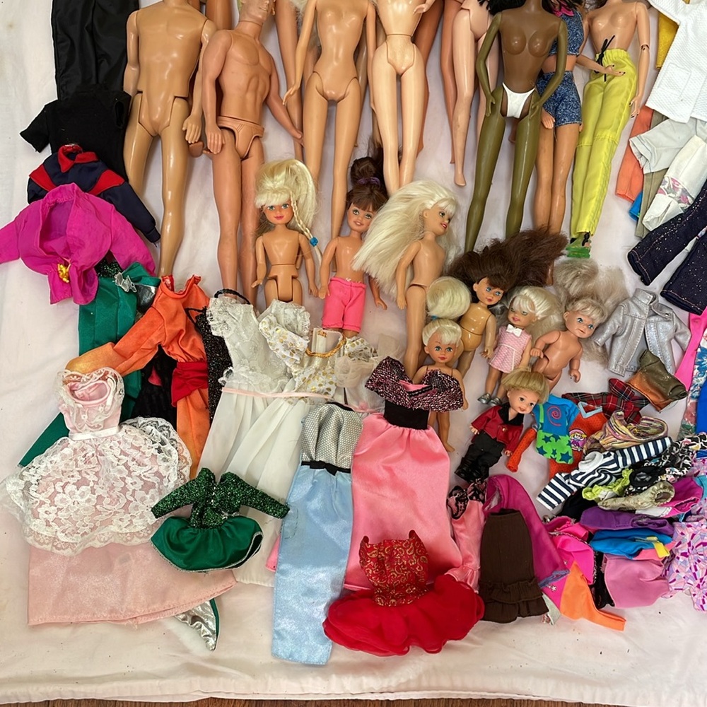 Barbie & Ken, family & friends dolls, clothes, no shoes. 1990s. Possible gems💎 - Picture 6 of 6